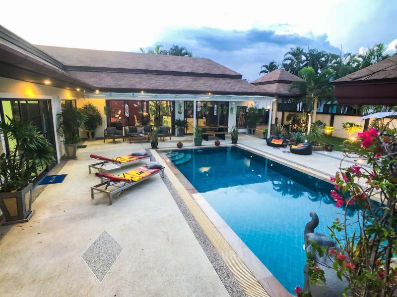  Picture 3 bedroom pool villa for rent in Phuket near Nai Harn Beach