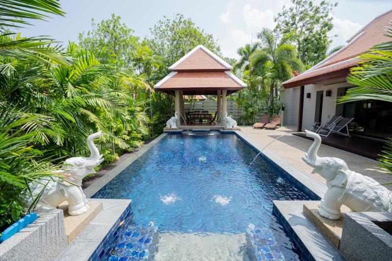  Picture 4 bedroom private pool villa for sale in Nai harn Baan Bua