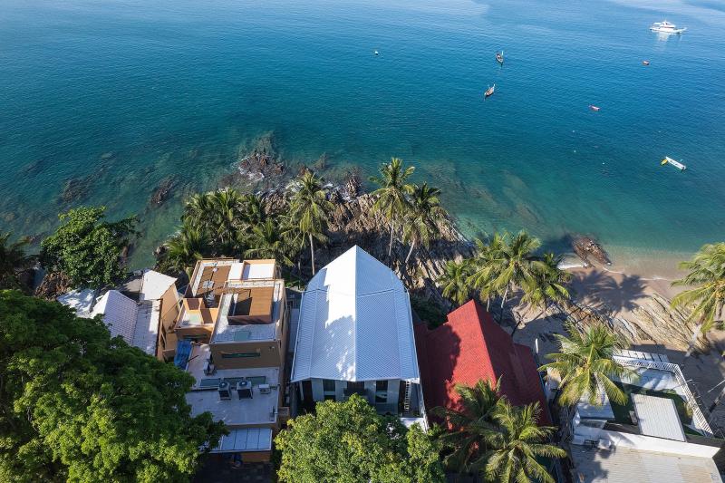  Picture Absolute Beachfront House in Kalim