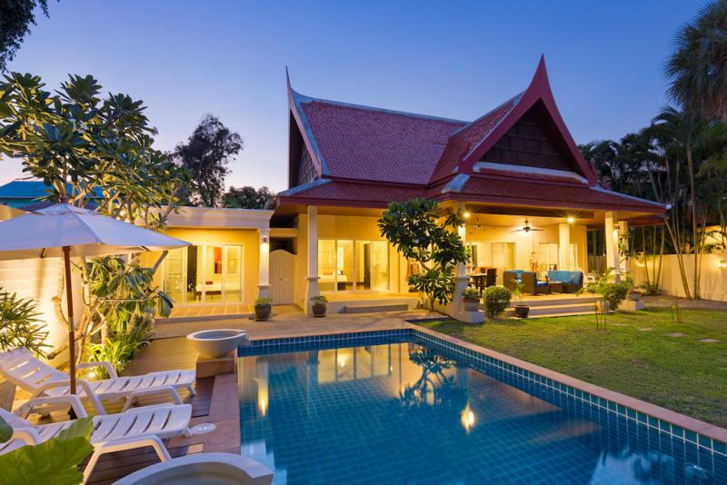 Picture Holiday 3 bedroom villa in Rawai with a beautiful garden
