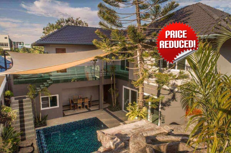 Photo Villa récente de 4 chambres avec piscine à vendre à Rawai, Phuket