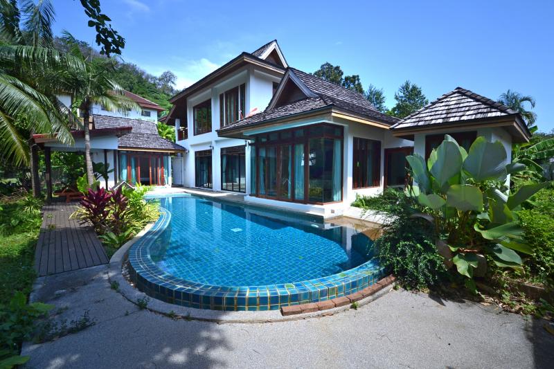 Photo Villa de 3 chambres avec piscine à vendre à Chalong à Phuket