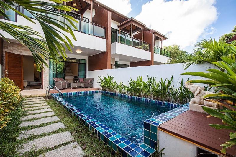 Photo Villa moderne de 3 chambres avec piscine à vendre à prix réduit à Kamala Phuket