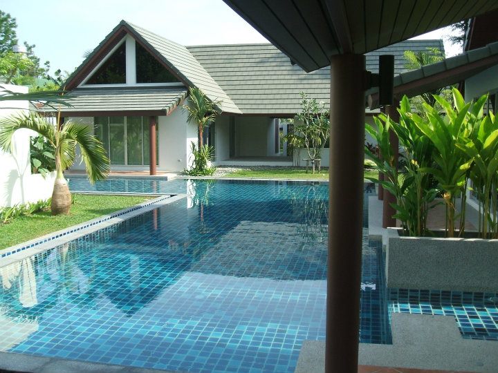 Picture 2 Bedroom villa with shared pool for rent in Chalong pier