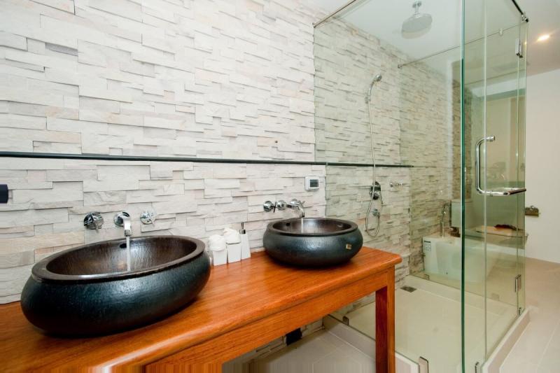 Photo 1 Bedroom Foreign Freehold Condo for Sale located in Kathu, Phuket