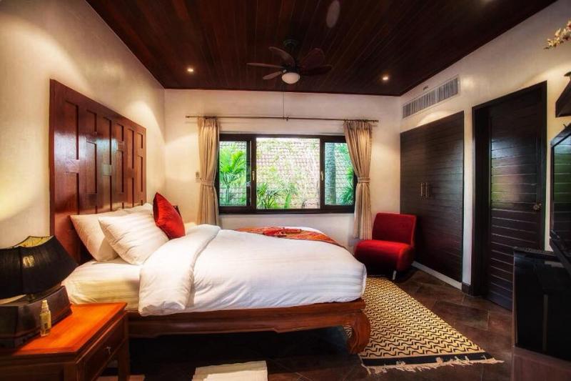 Photo 3 bedroom pool villa in Surin, Phuket, Thailand 