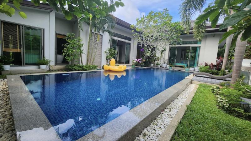 Photo 3 bedroom pool villa for rent in Layan beach Phuket