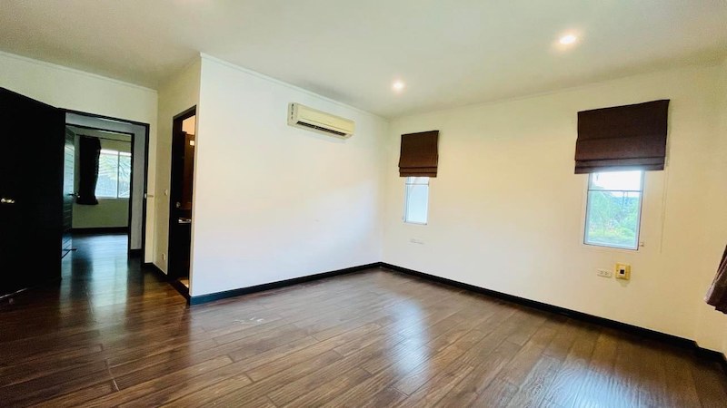 Photo 5+1 Bedroom pool villa for quick sale in Koh Kaew