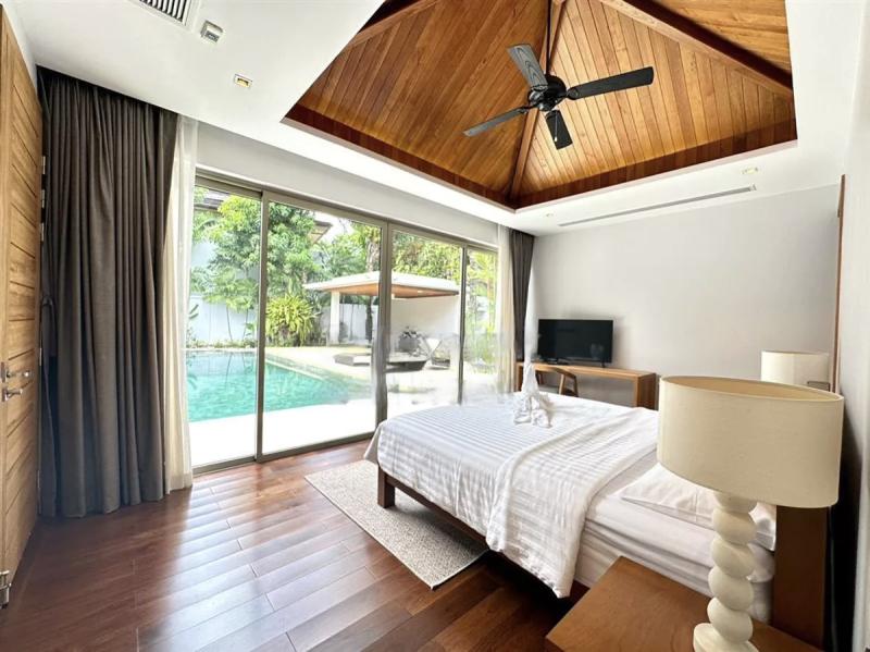 Photo 5 bedroom villa for sale in Botanica Luxury Villa located in Layan