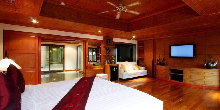 Photo Luxury 11 bedroom sea view villa for sale in Patong, Phuket