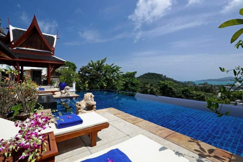 Photo 6 Bedroom Villa for sale at Baan Thai Surin Hill