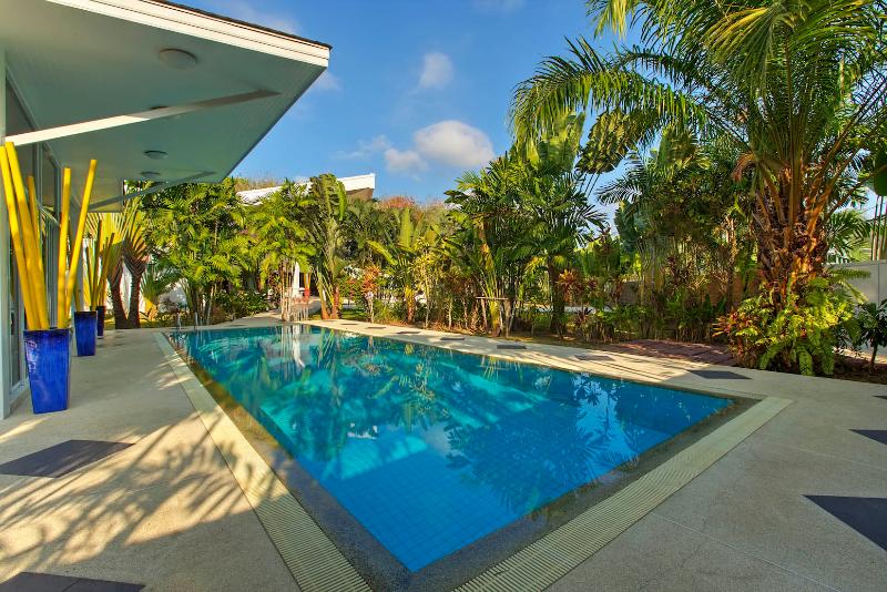 Photo A Stunning 5 bedroom Pool Villa for Sale in Ao Po, Phuket