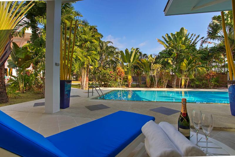 Photo A Stunning 5 bedroom Pool Villa for Sale in Ao Po, Phuket