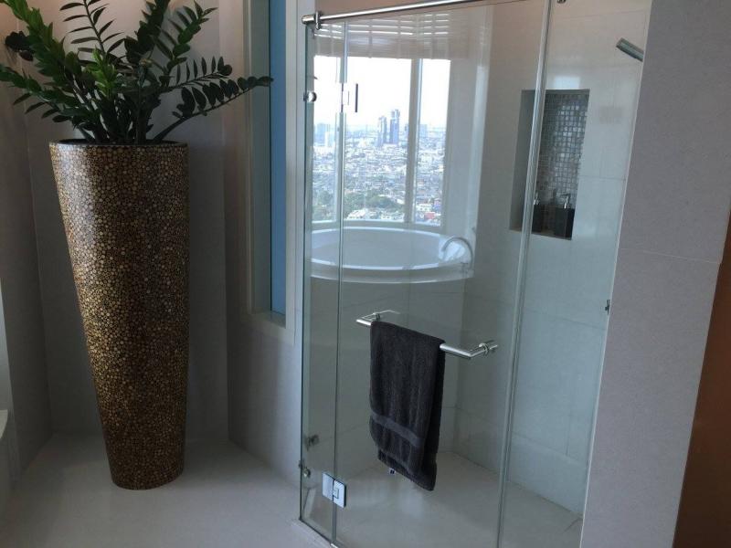 Photo Bangkok Luxury condo for sale at the WaterMark Residence