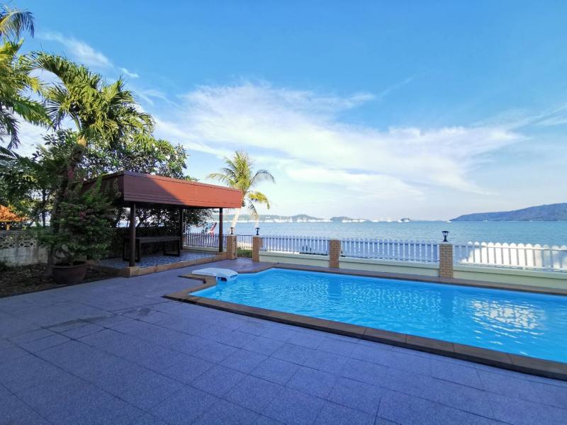 Photo Beachfront 3 bedroom pool villa for rent in Chalong Bay