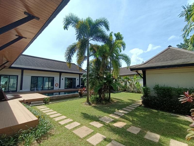 Photo Charming 4 bedroom pool villa for sale in Tara estate in Layan