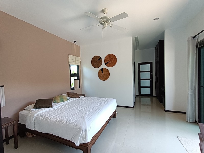 Photo Charming 4 bedroom pool villa for sale in Tara estate in Layan