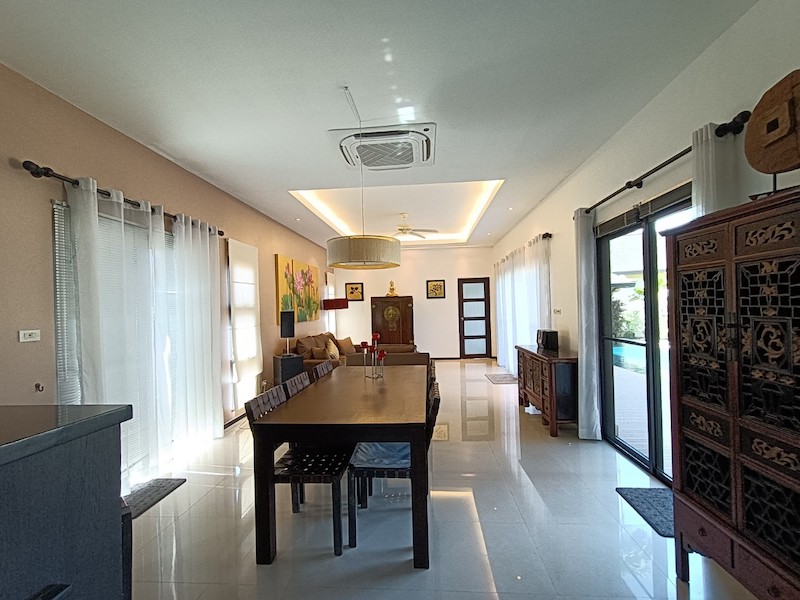 Photo Charming 4 bedroom pool villa for sale in Tara estate in Layan