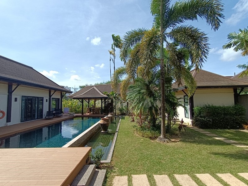 Photo Charming 4 bedroom pool villa for sale in Tara estate in Layan