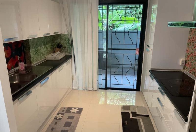 Photo Cheap Townhouse for Sale in Patong