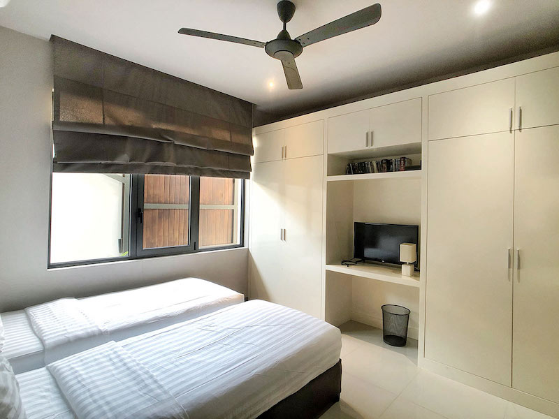 Photo Contemporary style villa fully furnished and equipped for sale in Nai Harn