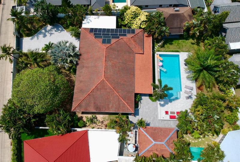 Photo Cozy 5 bedroom pool villa for sale in Rawai