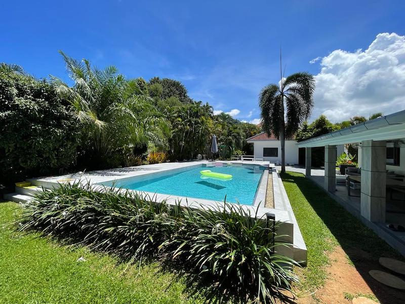 Photo Cozy 5 bedroom pool villa for sale in Rawai