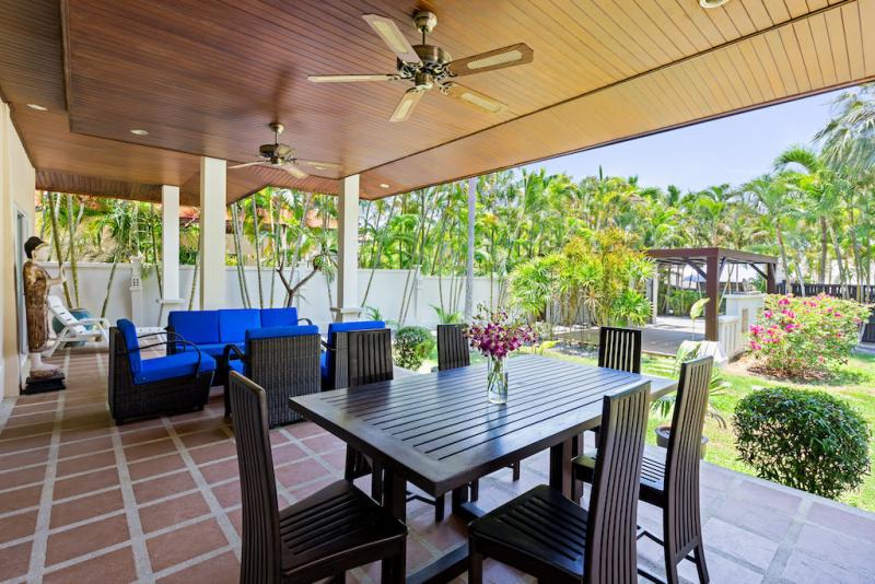 Photo Dream holiday pool villa in Rawai with a beautiful garden