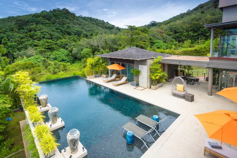 Photo Exclusive 7 Bedroom Villa with Panoramic Sea View for Sale/ Rent in Layan, Phuket