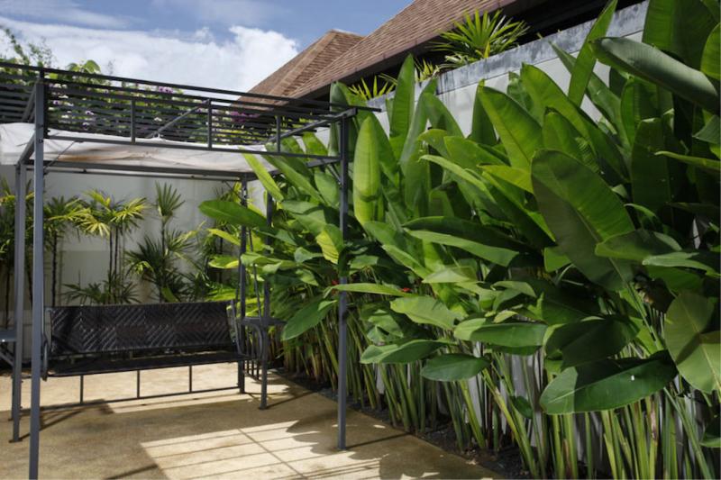 Photo Exotic Pool Villa in Rawai with 4 Bedrooms