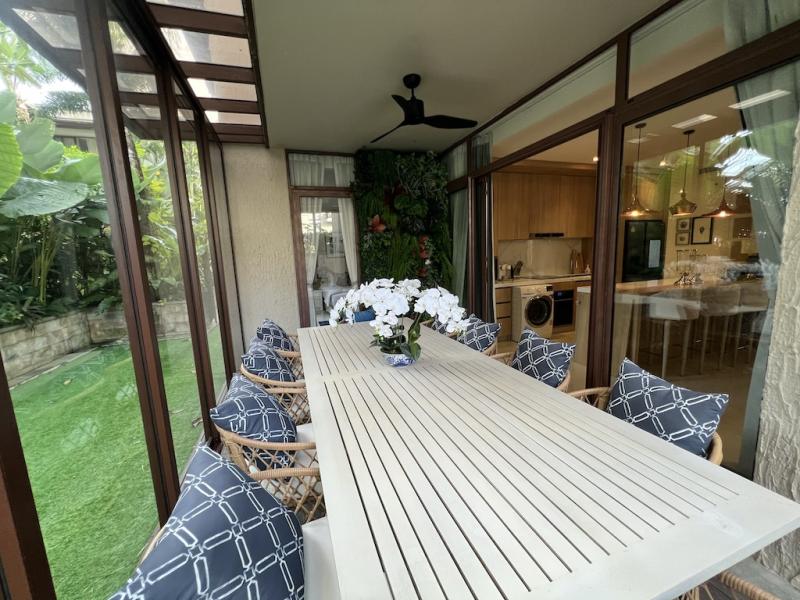 Photo Fully Renovated 5 bedrooms apartment for sale in at the Royal Phuket Marina.