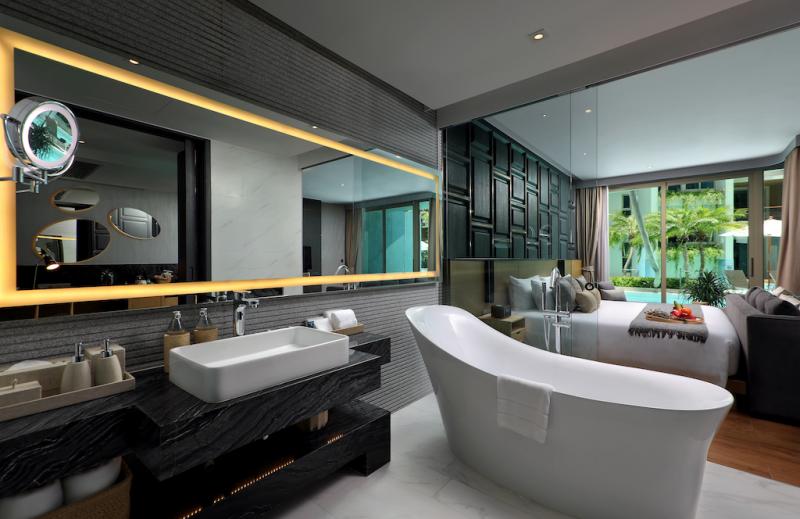 Photo Invest 1 M THB in a new 5 Star Resort in Phuket