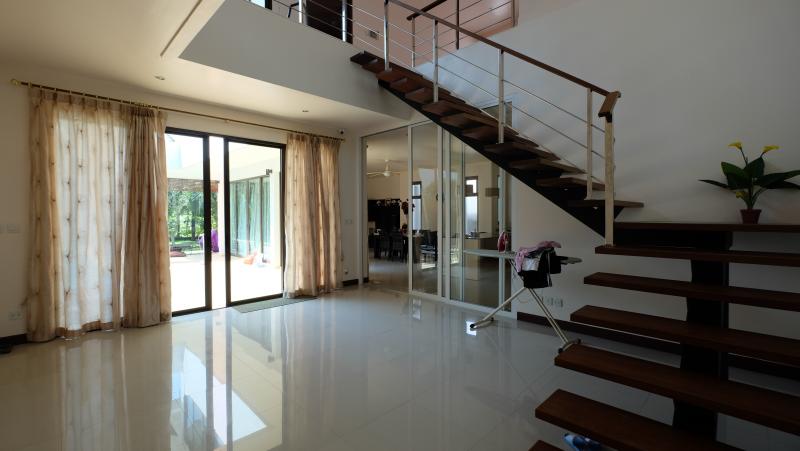 Photo Kathu luxury 3 bedroom pool villa at the Phuket Country club