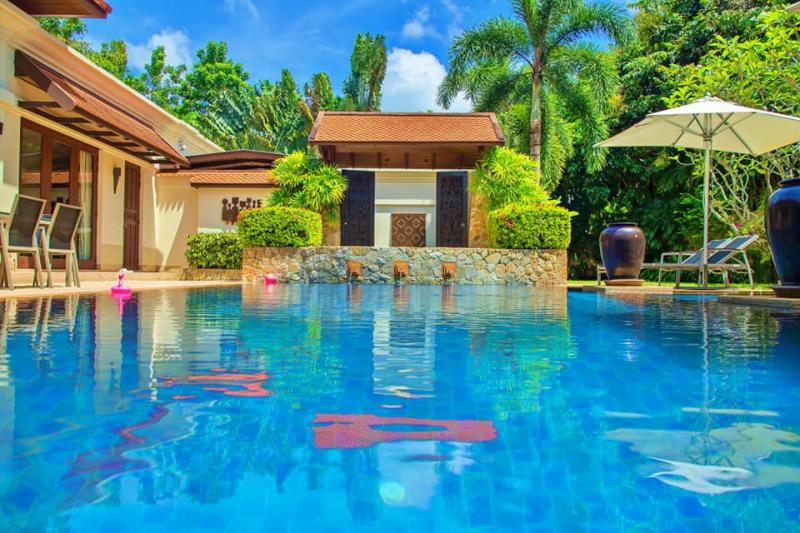 Photo Luxury 4 bedroom pool villa for rent in Cherngtalay, Phuket