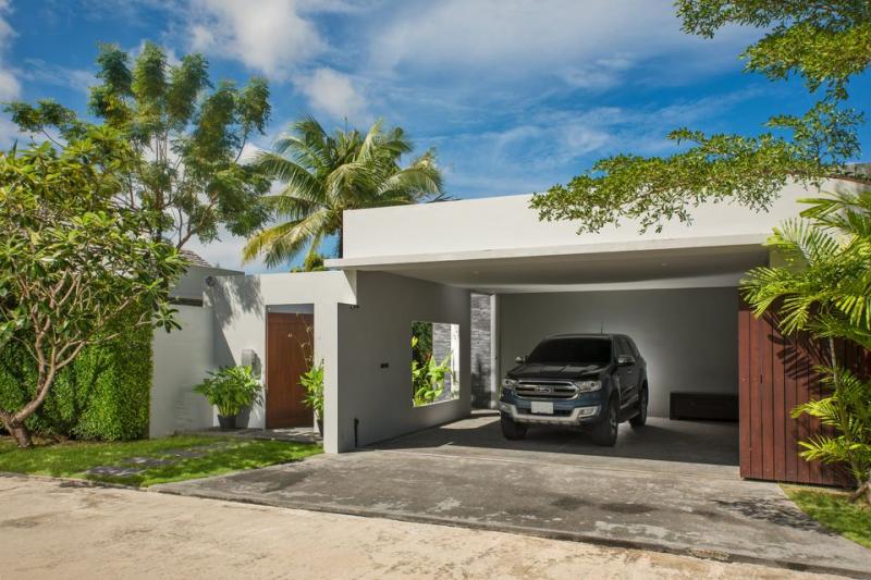 Photo Luxury 4 Bedroom Pool Villa for Sale in Anchan Lagoon, Choeng Thale, Phuket