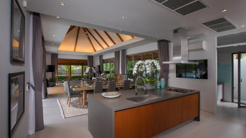 Photo Luxury 4 Bedroom Pool Villa for Sale in Anchan Lagoon, Choeng Thale, Phuket