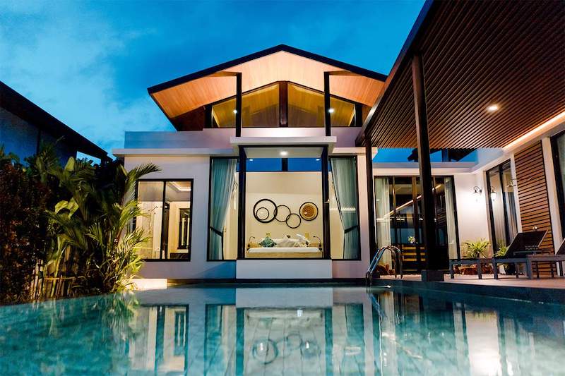 Photo Luxury new pool villa for rent in Nai Harn