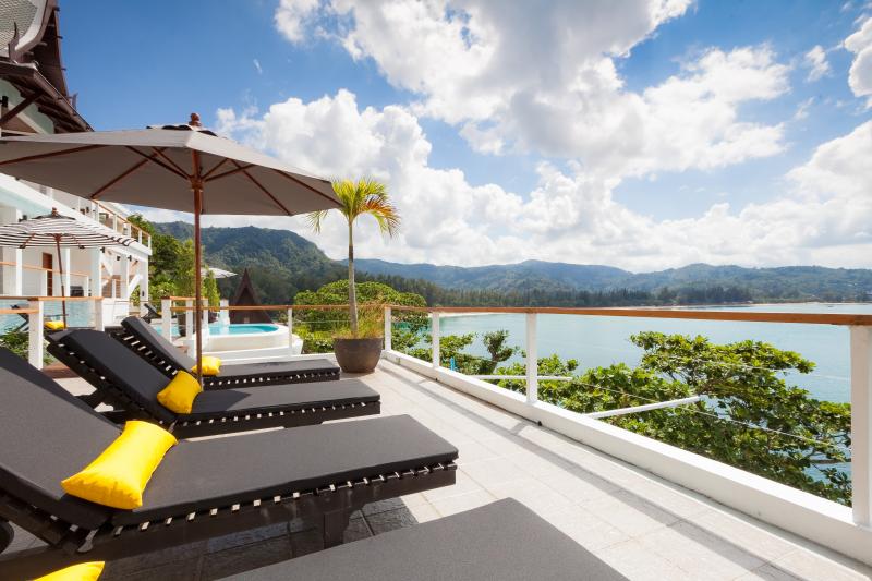 Photo Luxury sea front villa for rent in Kamala, Phuket