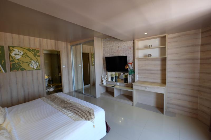 Photo Luxury Sea view 2 bedroom apartment to sale nearby Patong Beach with Hotel Facilities