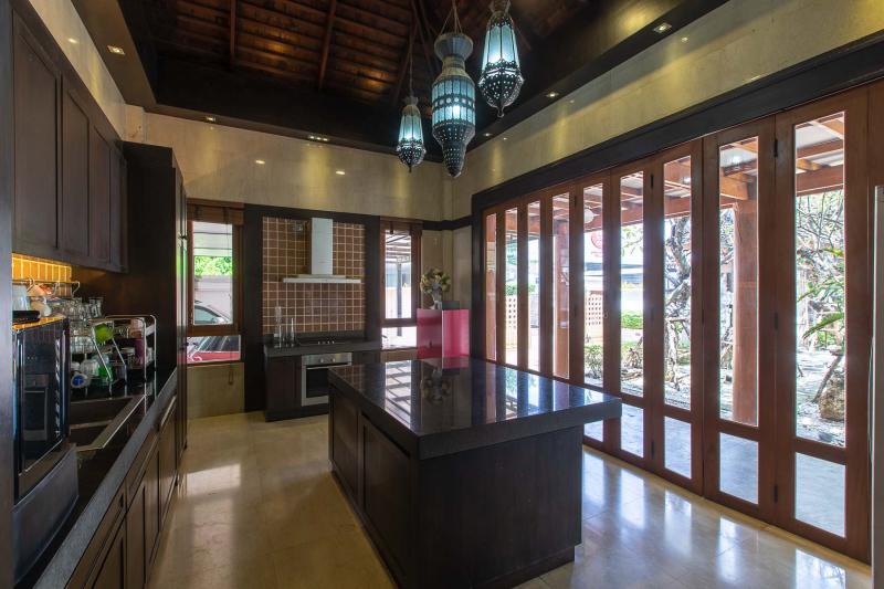 Photo Luxury Thai & Bali style villa in Bangkok, Thailand