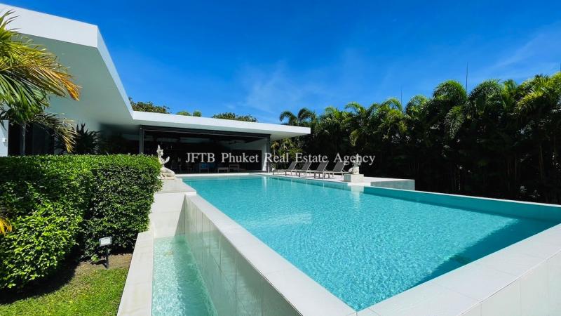 Photo Modern dream villa with 4 bedrooms in Naiharn