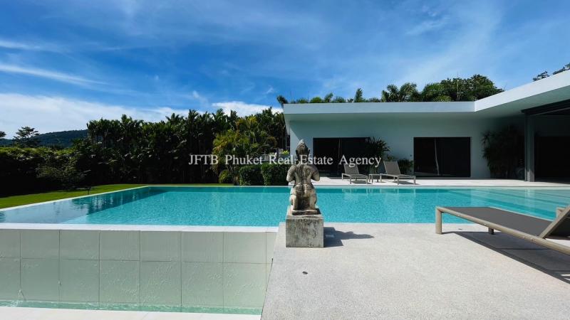 Photo Modern dream villa with 4 bedrooms in Naiharn