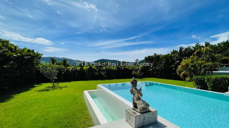 Photo Modern dream villa with 4 bedrooms in Naiharn