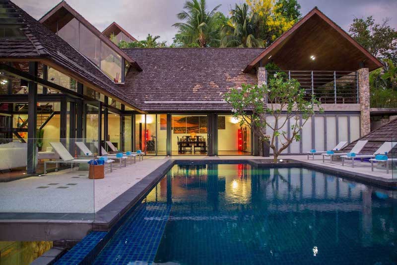 Photo Oceanfront villa for sale on Millionaires Mile Phuket