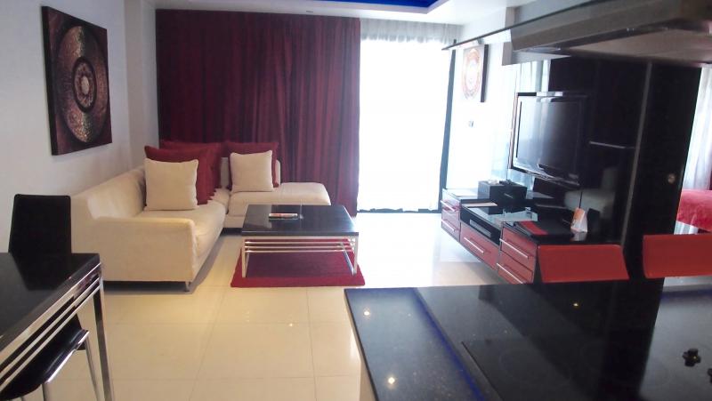 Photo Patong Beach Luxury Apartment for Rent on Bangla Road