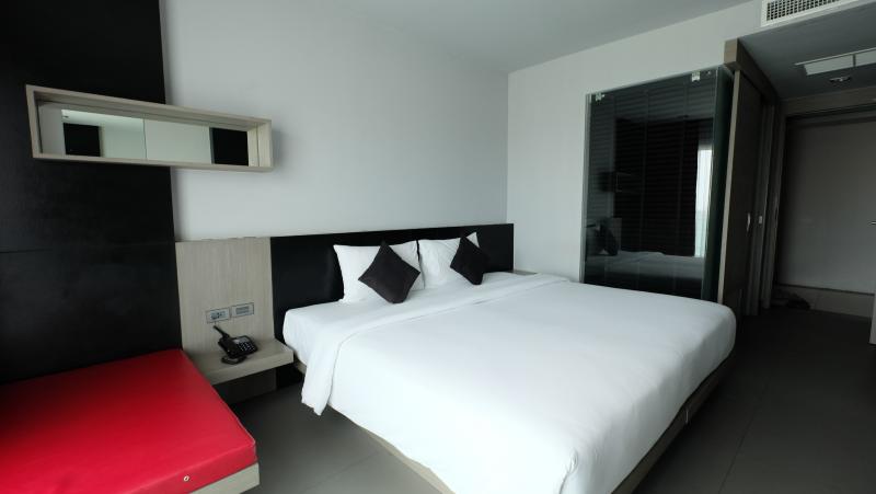 Photo Phuket-85 Room Pool Hotel For Sale in Patong Prime Location