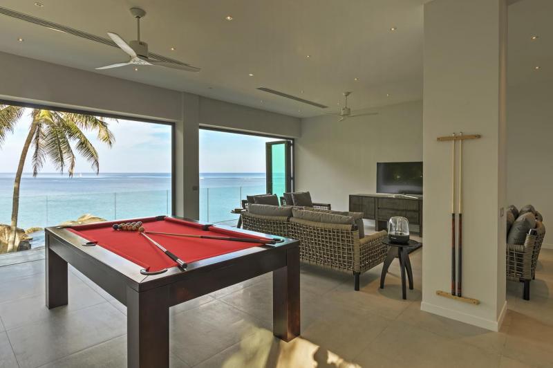 Photo Phuket luxury 8 bedroom Panoramic Sea View Villa for sale in Kata