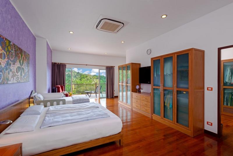 Photo Phuket Modern 9 bedroom Villa with pool for sale Kathu