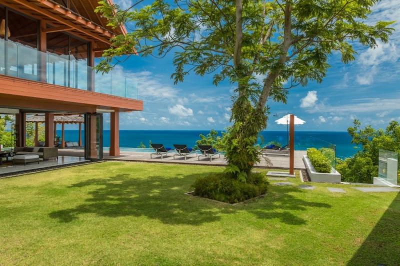 Photo Phuket oceanfront villa for sale in Kamala Phuket