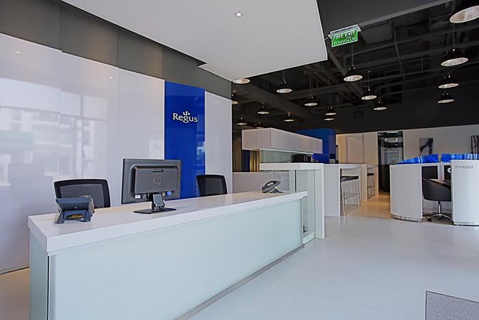 Photo Phuket offices for rent in the prestigious Royal Phuket Marina